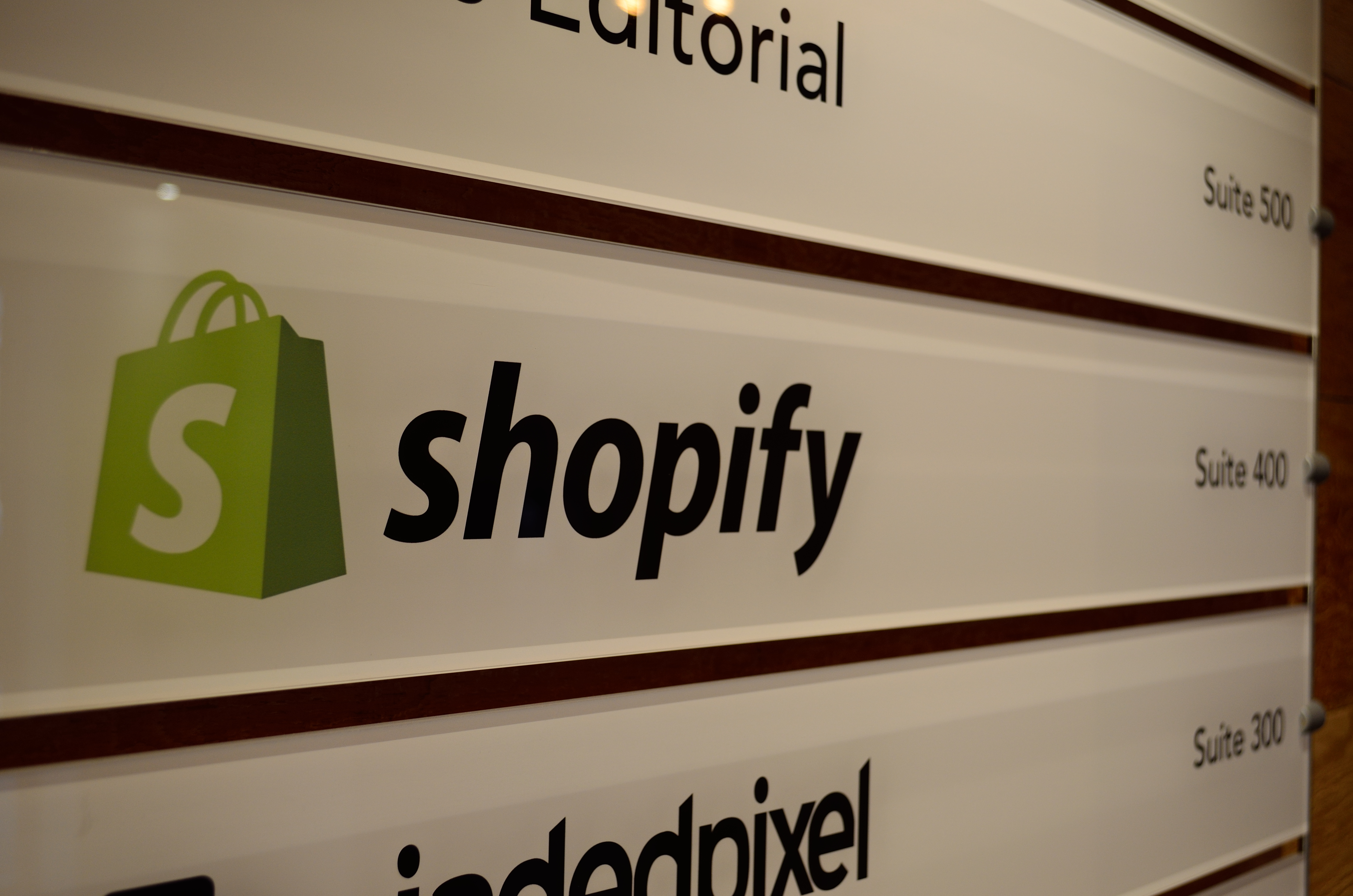 Pourquoi utiliser Shopify pour capitaliser sur la tendance croissante du shopping social